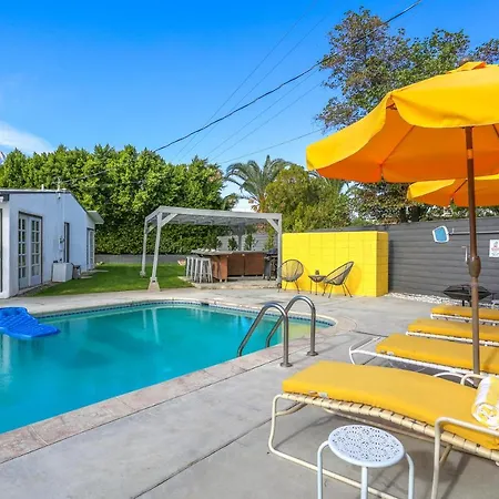 Palm Springs Pool Bungalow